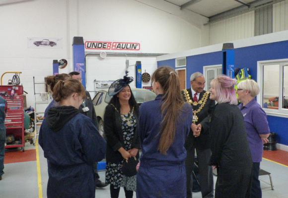 girls with lady mayoress